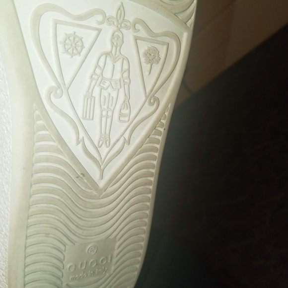 SOLD! Gucci Ace Bee Sneakers 34.5 - Picture 3 of 14